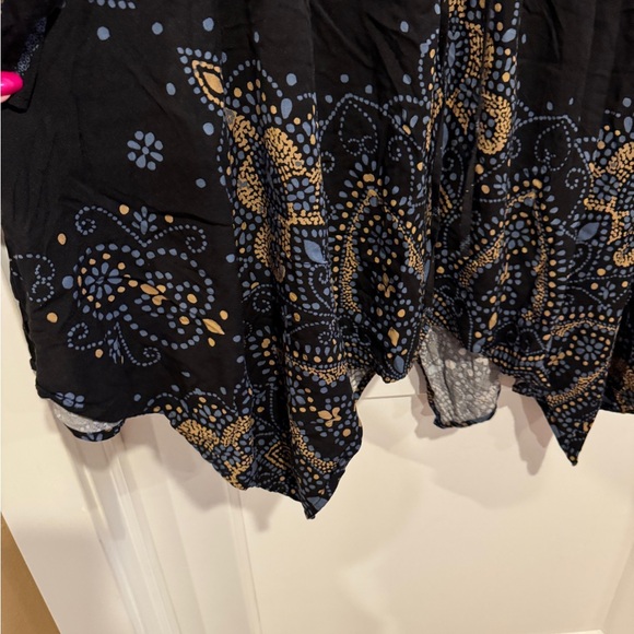 Torrid Flowy Blouse - Picture 4 of 7